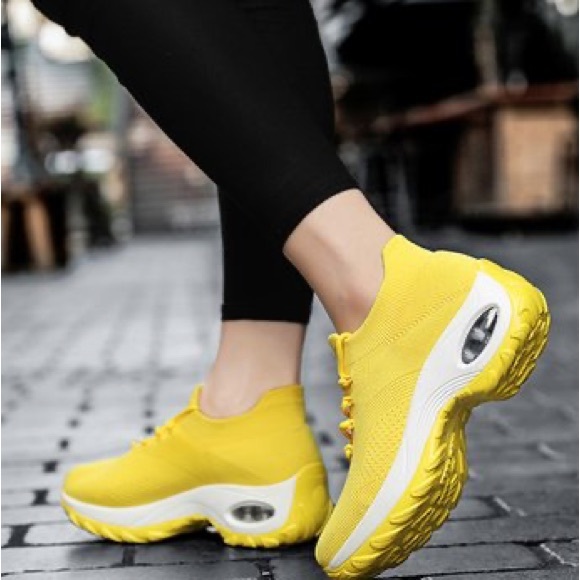 Ceville - Yellow Sneaker - size 38 (7.5) - NWOT - Picture 3 of 8